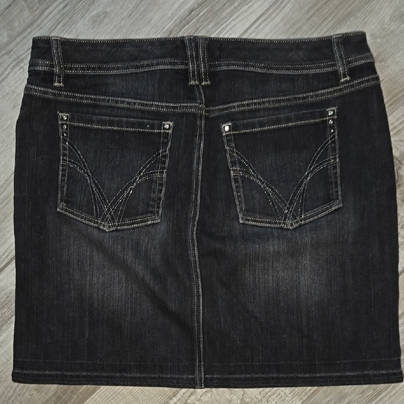 White House Black Market Dark Denim Pencil Skirt - Picture 2 of 2